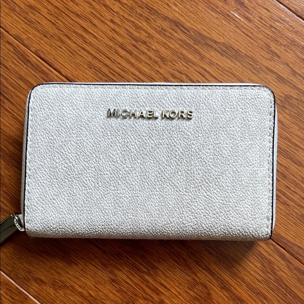 Michael Kors White Wallet